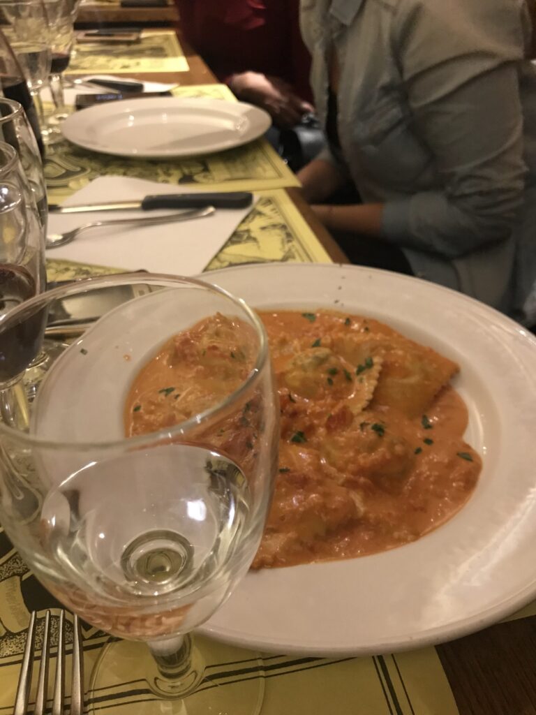 ํผ๋ ์ฒด ์๋ก์ฐ๋ฐ์ ์ํ์คํ ๋ผ๋น์ฌ๋ฆฌ