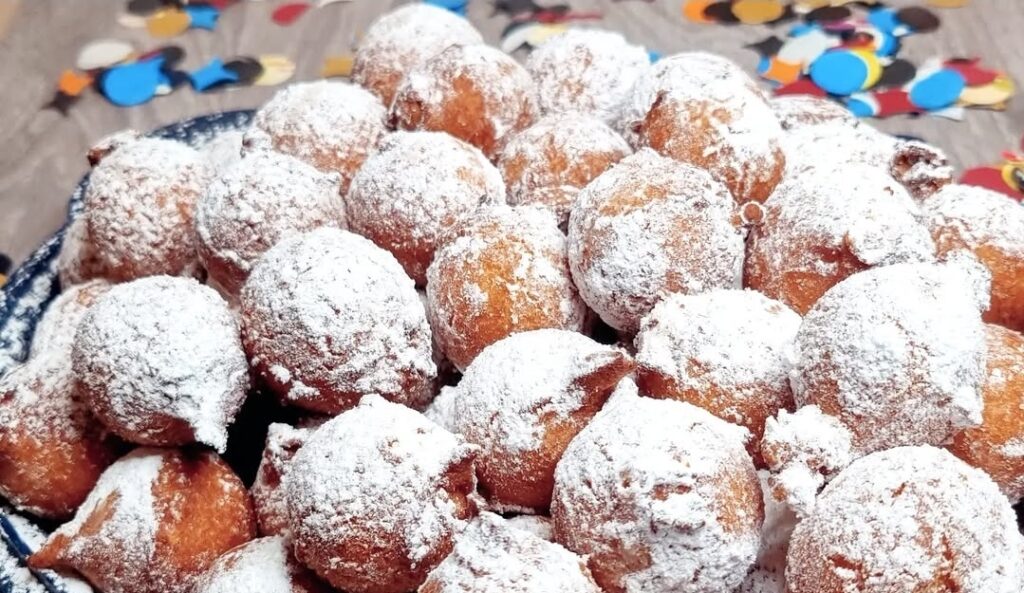 이탈리아 겨울 디저트 프리텔레 2월에 맛볼수 있다.