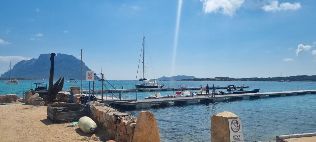 고무보트를 대여받을 선착장의 모습