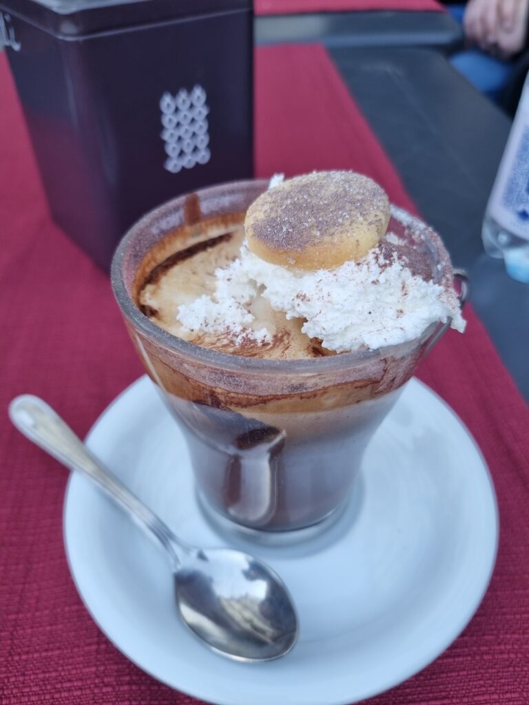 토리노 전통 커피 음료 비체린