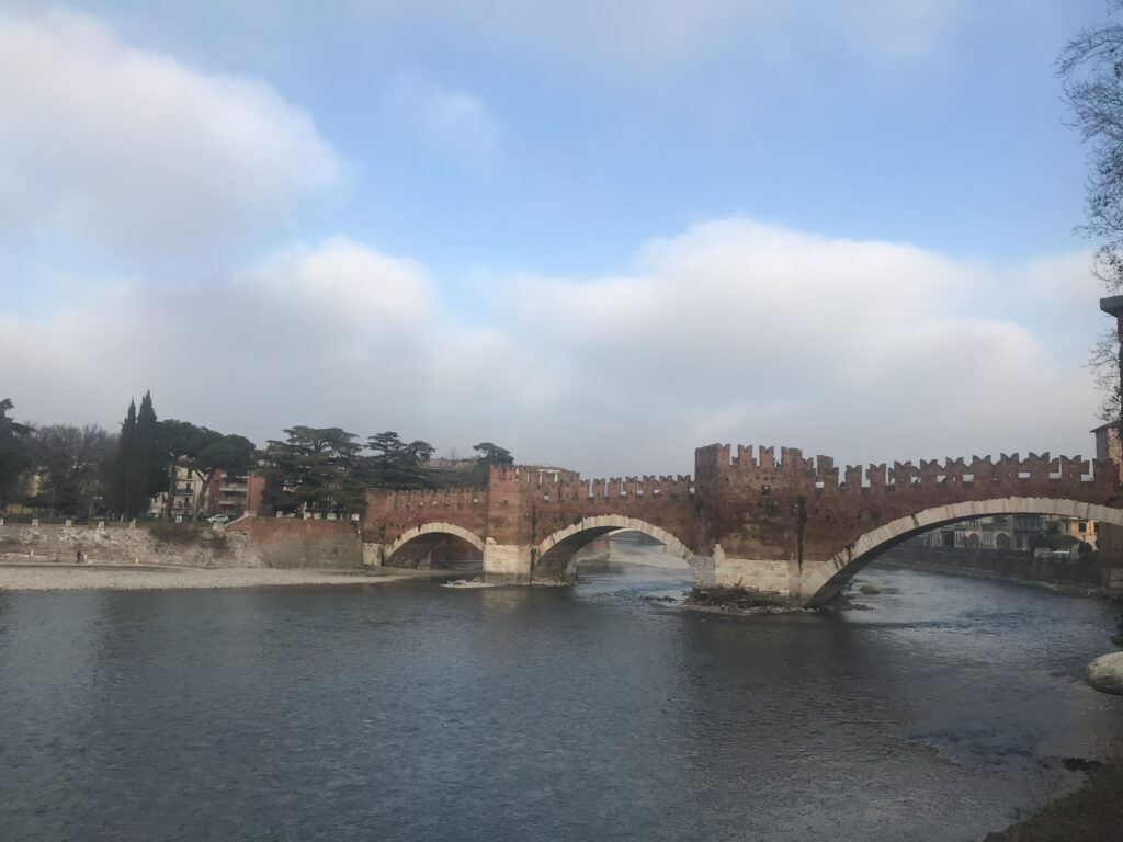 베로나 폰테 피에트라