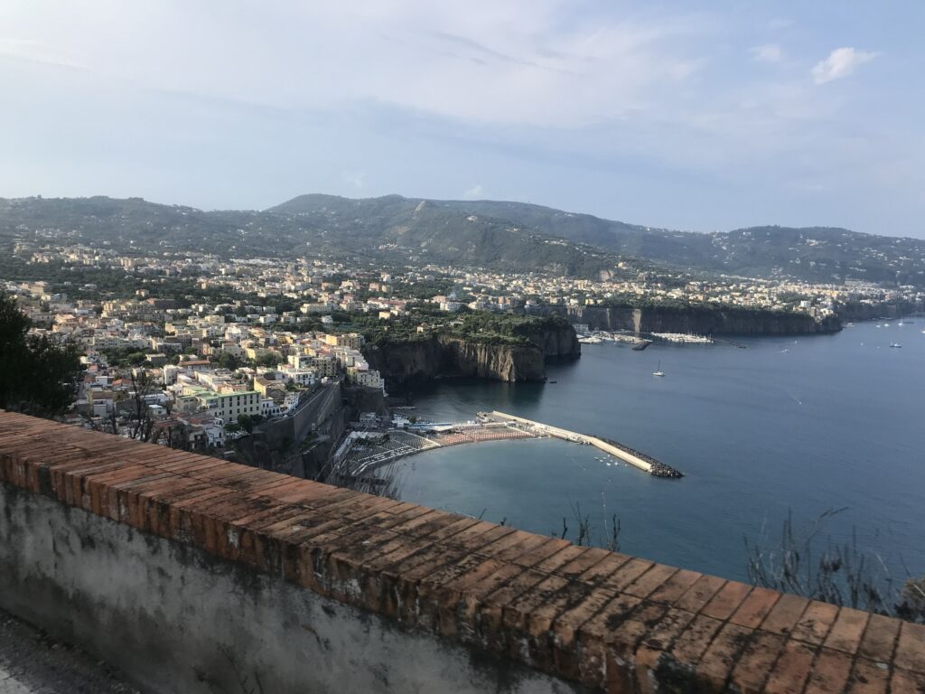 소렌토 항구의 모습